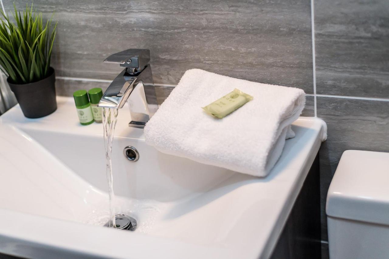 Superb Location, Lovely And Bright 2 Bed Apartman Liverpool Kültér fotó