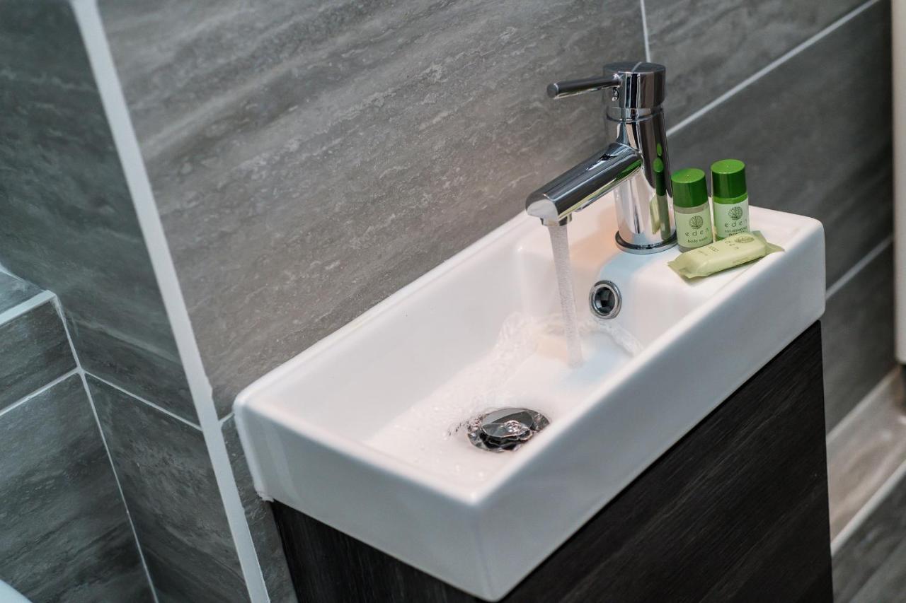 Superb Location, Lovely And Bright 2 Bed Apartman Liverpool Kültér fotó